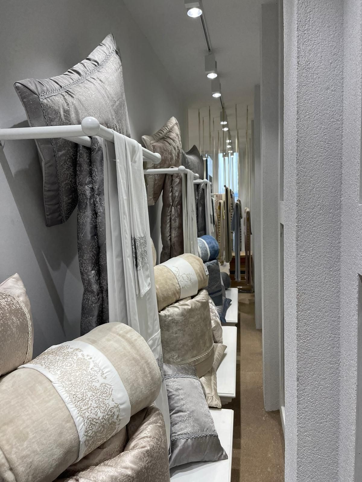 Apricitas Home — планировка магазина и детали – изображение