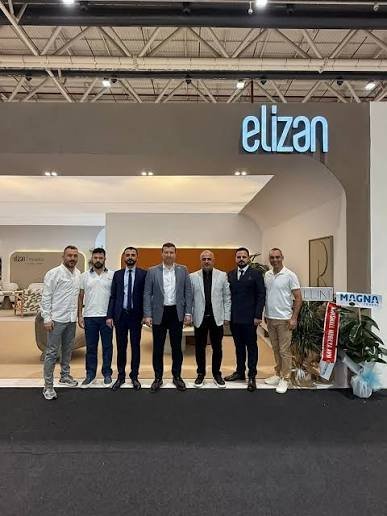 Küçük Alanlı Fuar Standı Tasarımı (9–18 m²)
